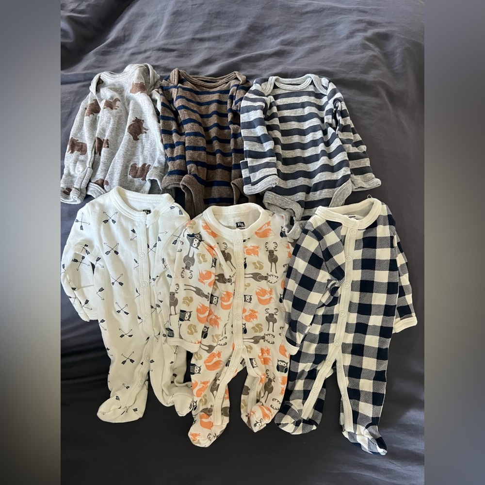 Bundle of 6 preemie long sleeve pajamas stripes and bear and animals